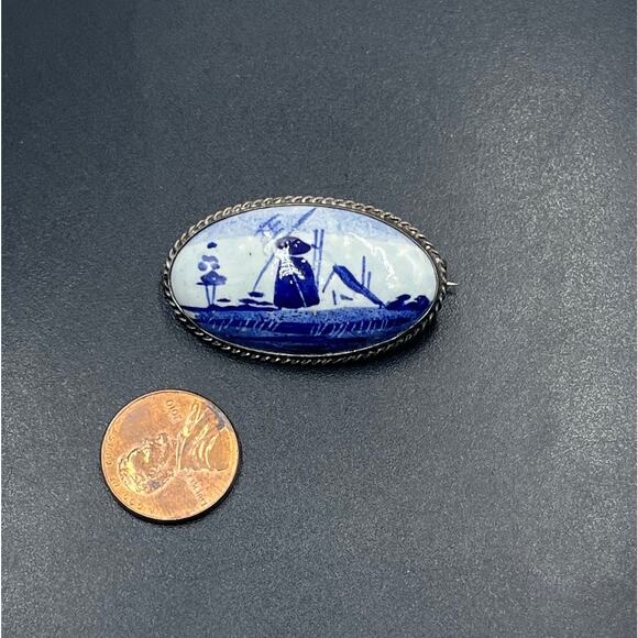 Delft Blue Porcelain Enamel Dutch Windmill Vintage Sterling Silver
Brooch - Picture 2 of 5